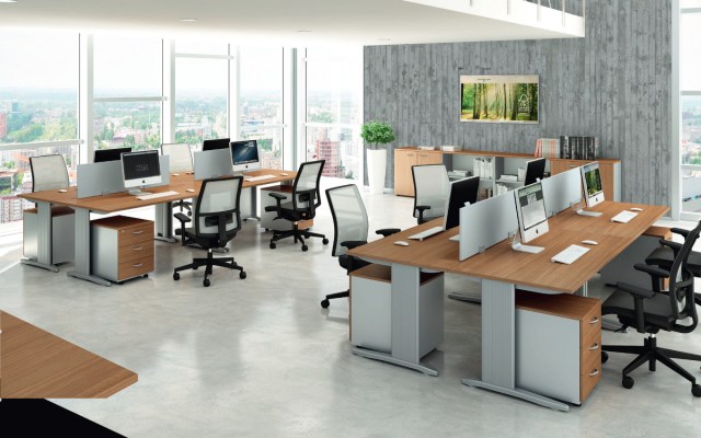 P1 operative desk